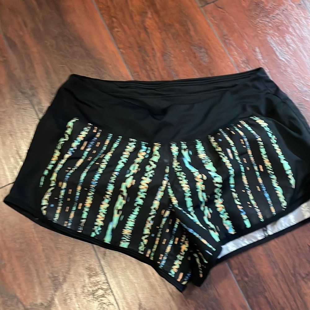 Nike Women running short Dri fit small